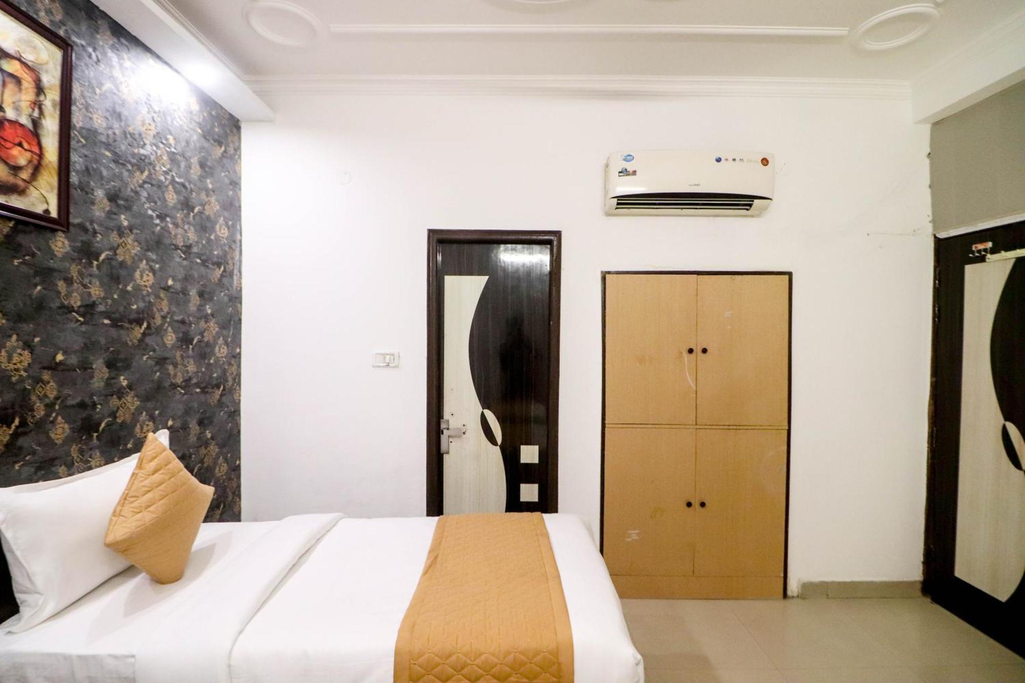 Hotel Stay Villa Delhi Airport Nuova Delhi Esterno foto
