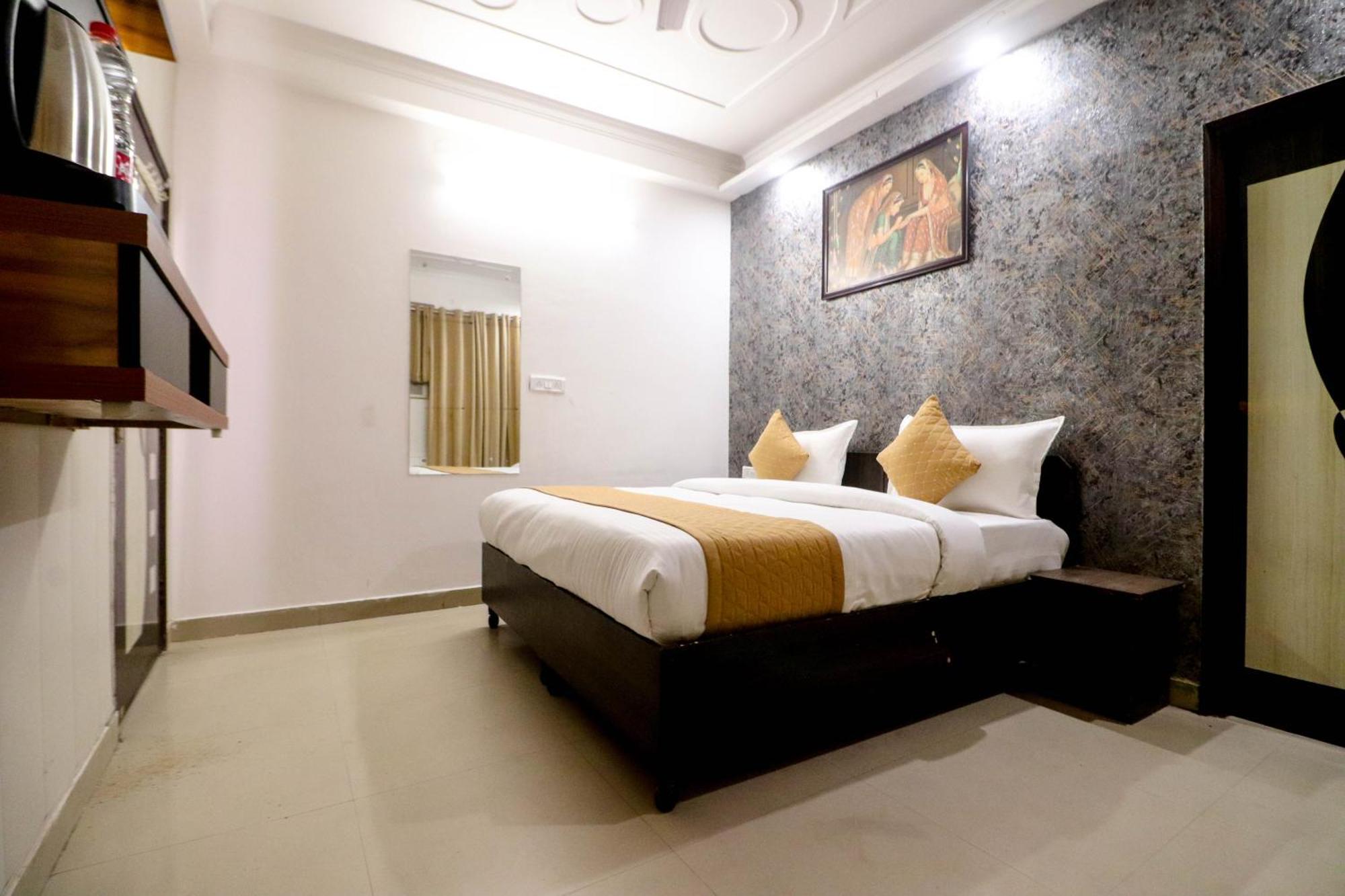 Hotel Stay Villa Delhi Airport Nuova Delhi Esterno foto