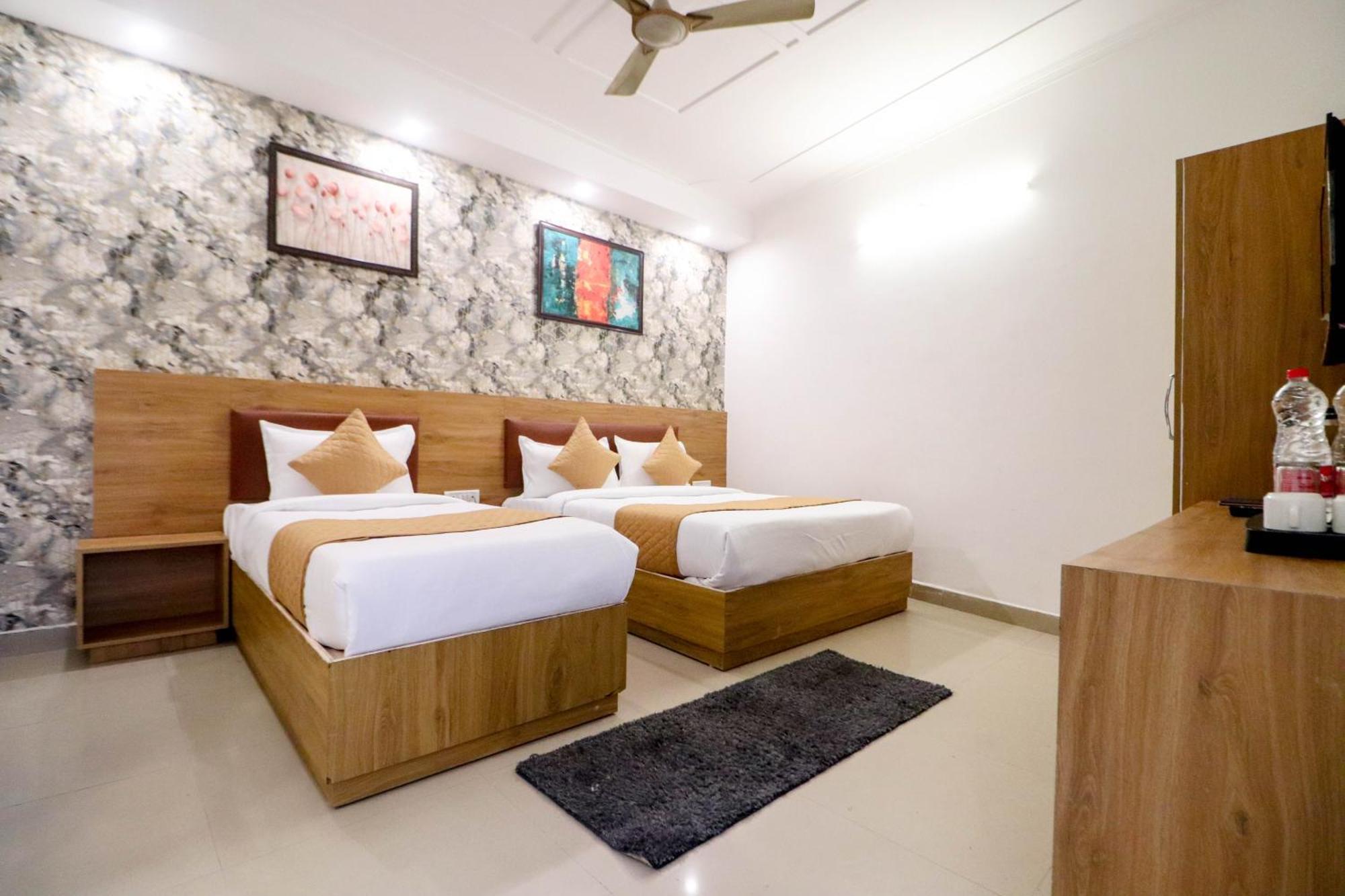 Hotel Stay Villa Delhi Airport Nuova Delhi Esterno foto